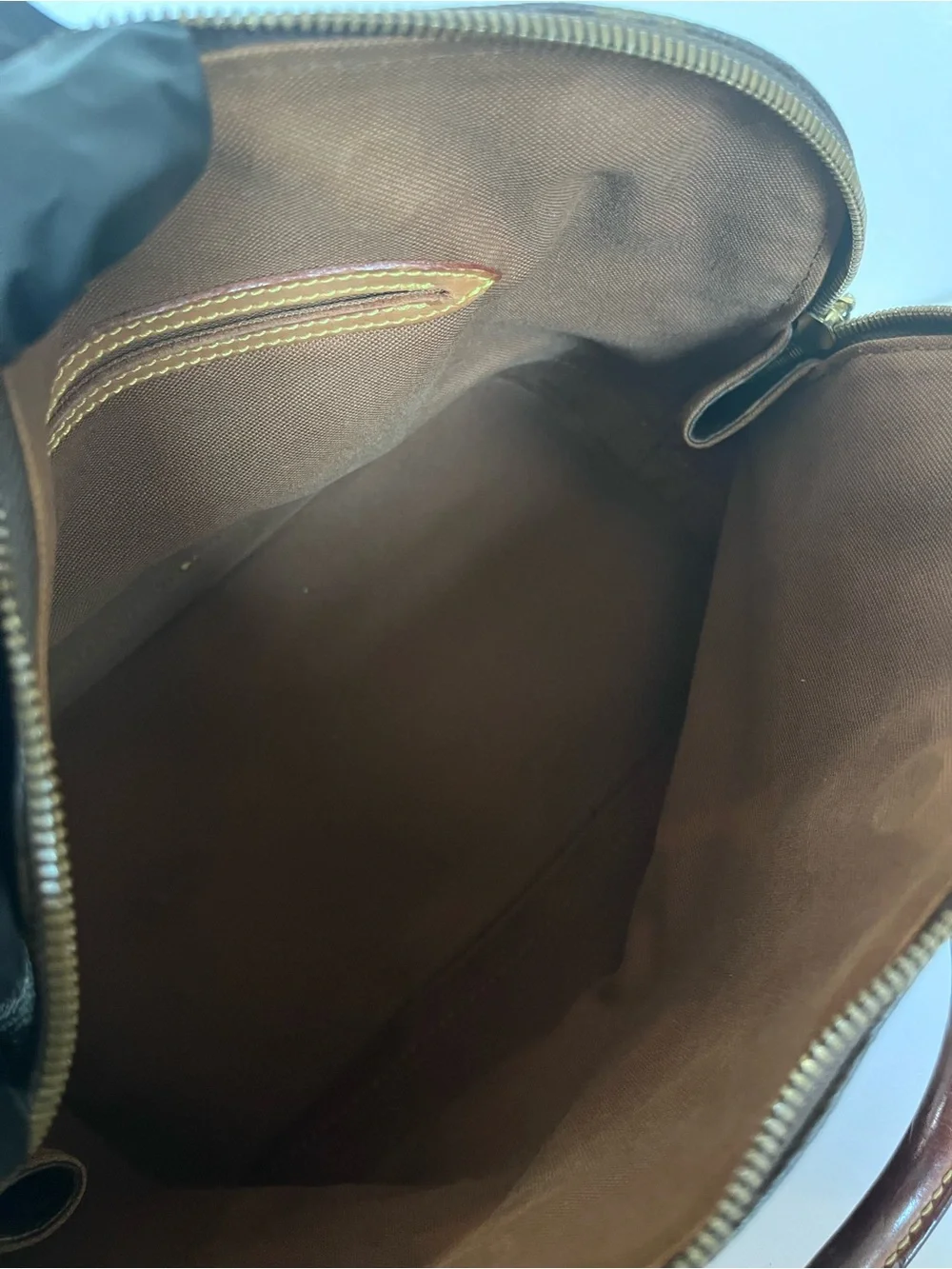 LOUIS VUITTON VINTAGE ALMA BAG.